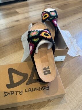 Dirty Laundry Womens Blk Crochet Platform Slide Sandals with Multicolor Accents